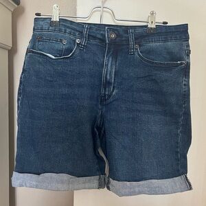 DKNY Jeans- Women’s Cuffed Jean Bermuda Shorts (EUC)